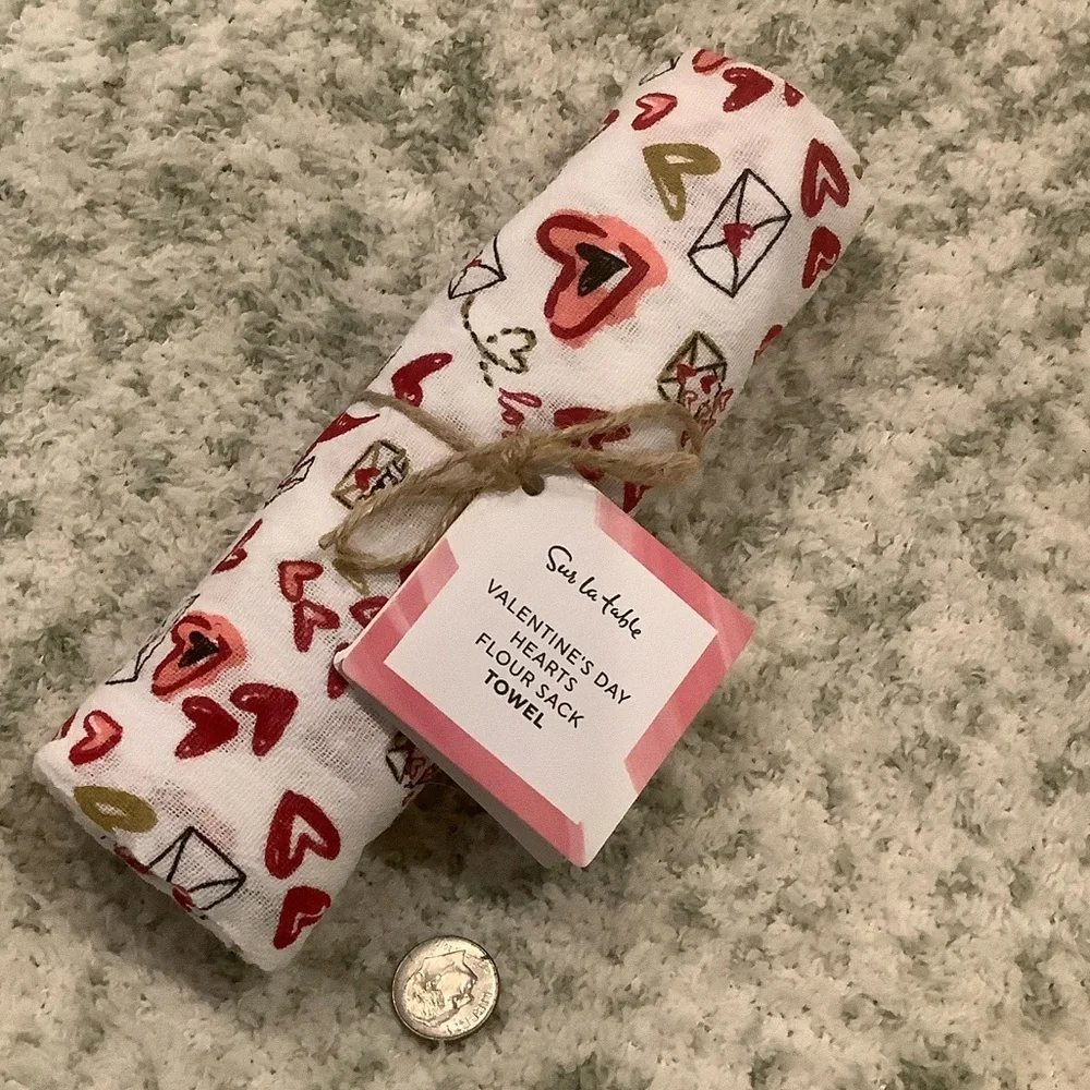 Sur La Table Valentine's Day Heart Print Towel NWT 20x30” Cotton